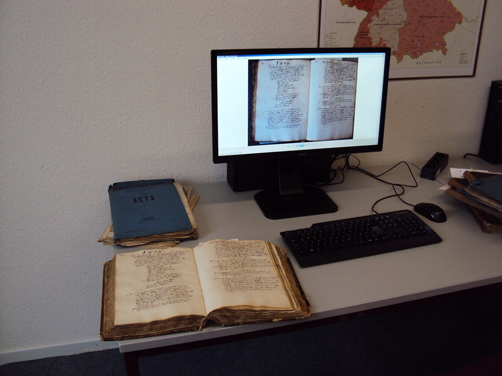 Familienforschung am Computer: Der Digitale Lesesaal der Evangelischen Archivstelle Boppard wird am 5. März eröffnet.